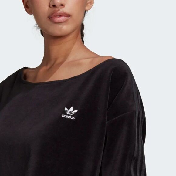 adidas Originals 'Relaxed Risqué' velour off the shoulder sweatshirt in black - Picture 6 of 7